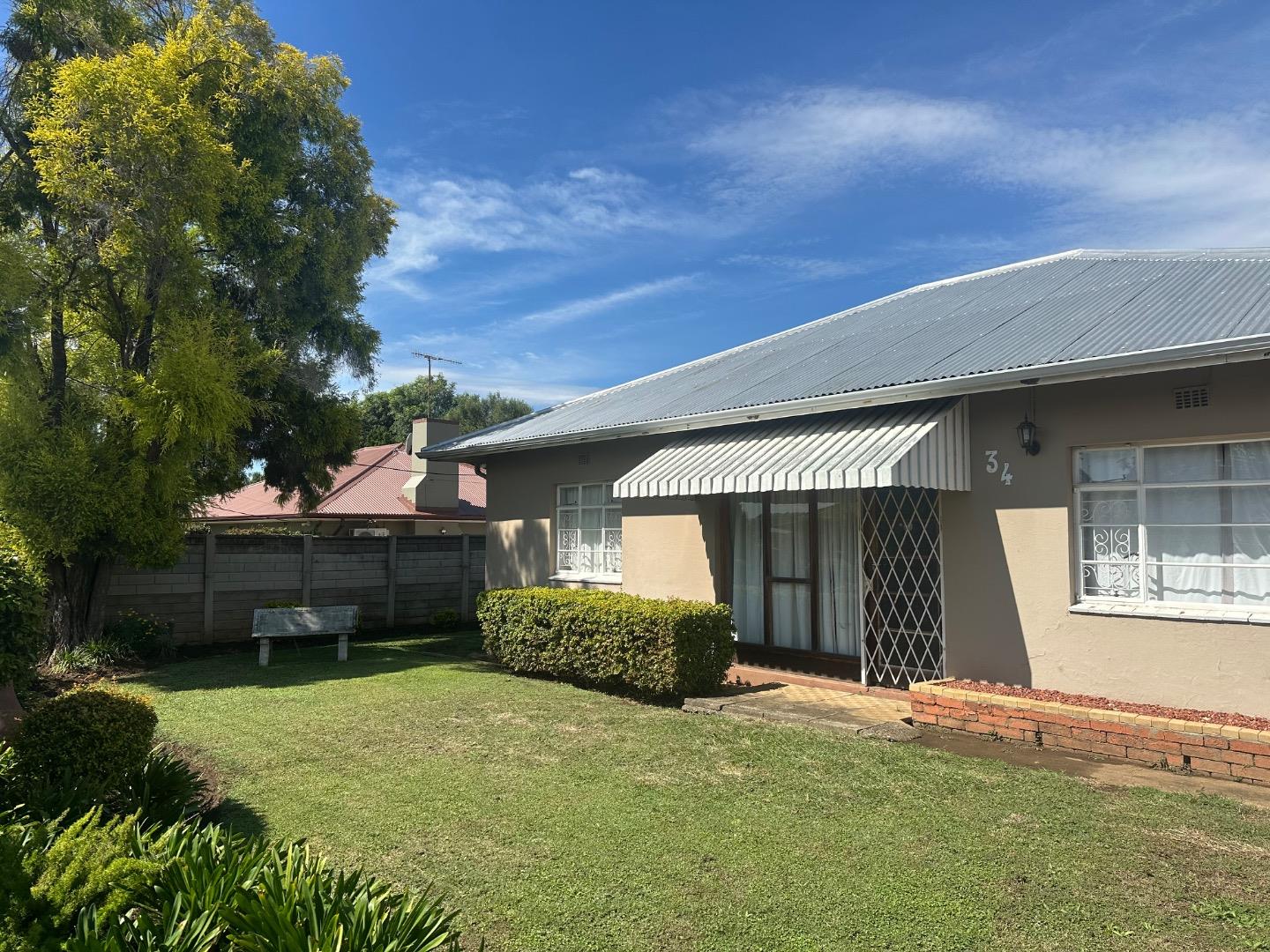3 Bedroom House + Cottage/Flat for Sale - KwaZulu Natal