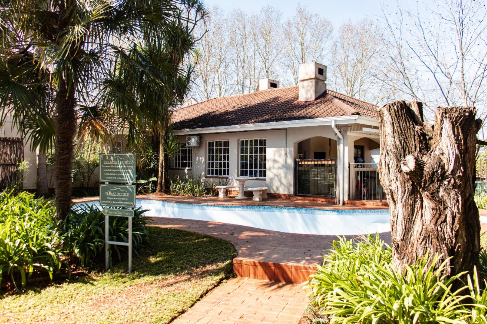 7 Bedroom House + Cottage/Flat for Sale - KwaZulu Natal
