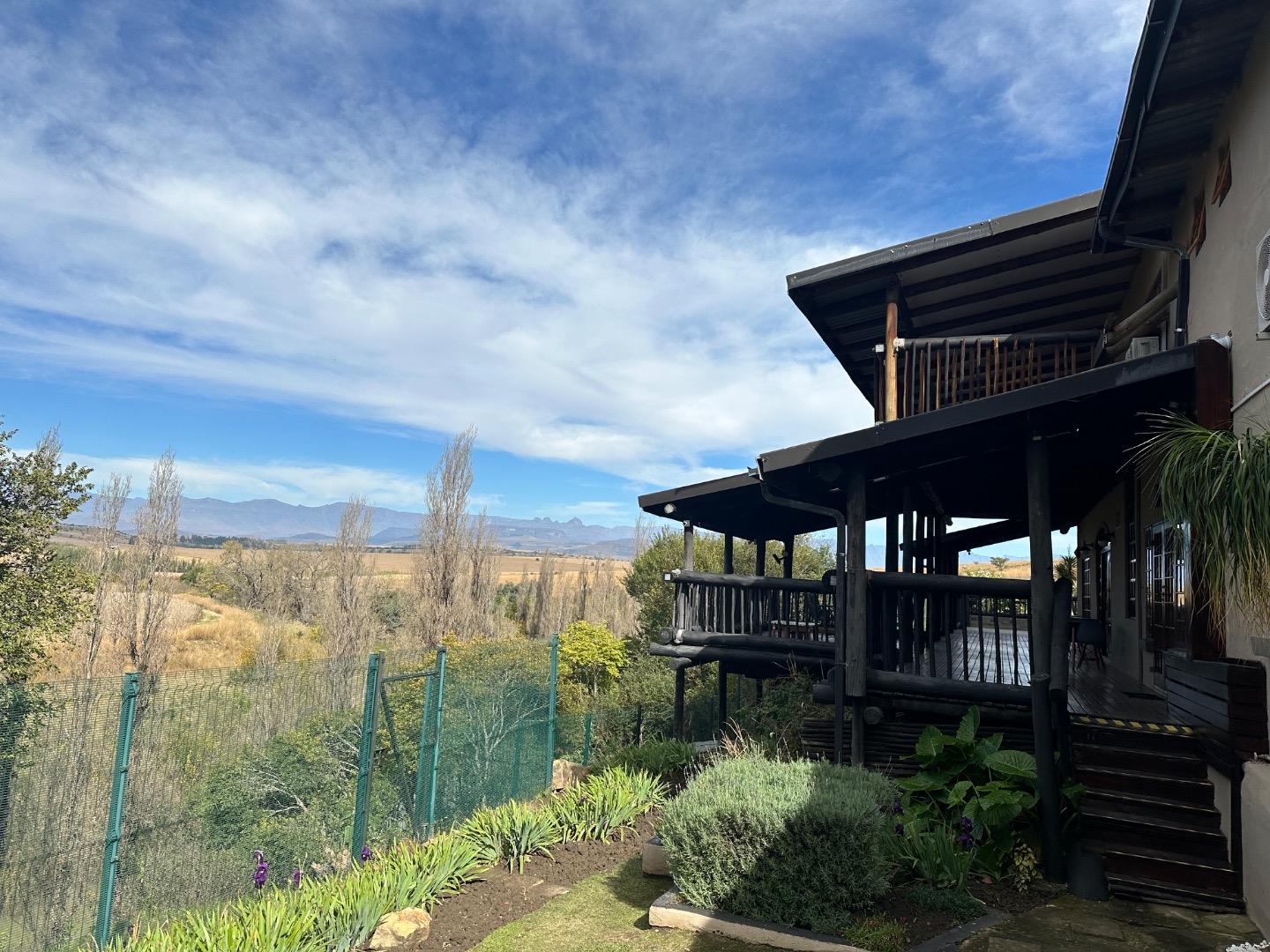 9 Bedroom House + Cottage/Flat for Sale - KwaZulu Natal