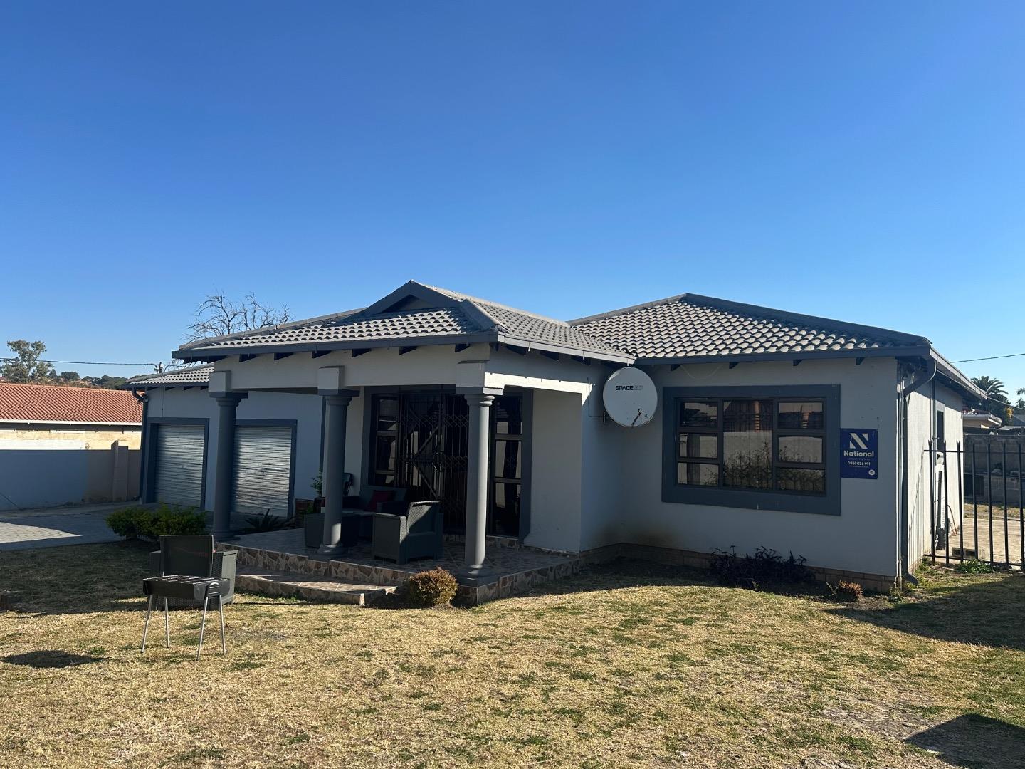 5 Bedroom House + Cottage/Flat for Sale - KwaZulu Natal