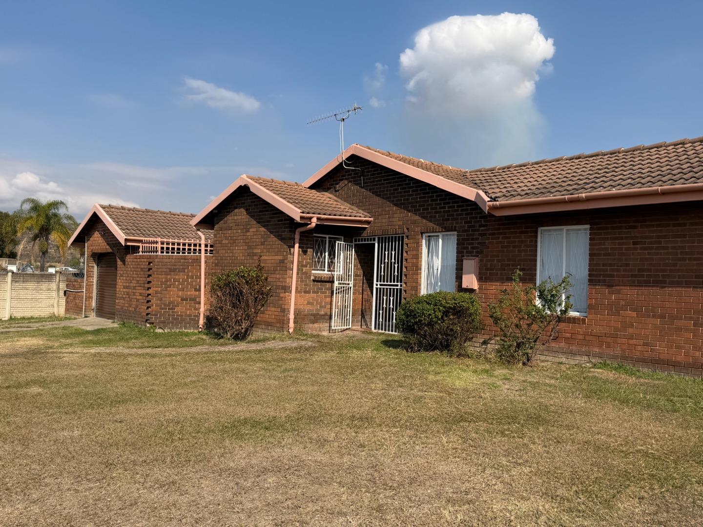 5 Bedroom House + Cottage/Flat for Sale - KwaZulu Natal